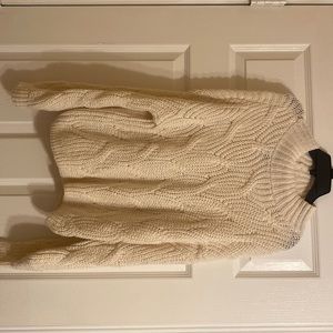 American Eagle cream cable knit sweater! Worn once, in like new condition!